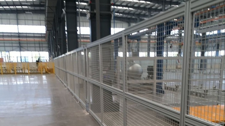 成人看片网站設備圍欄