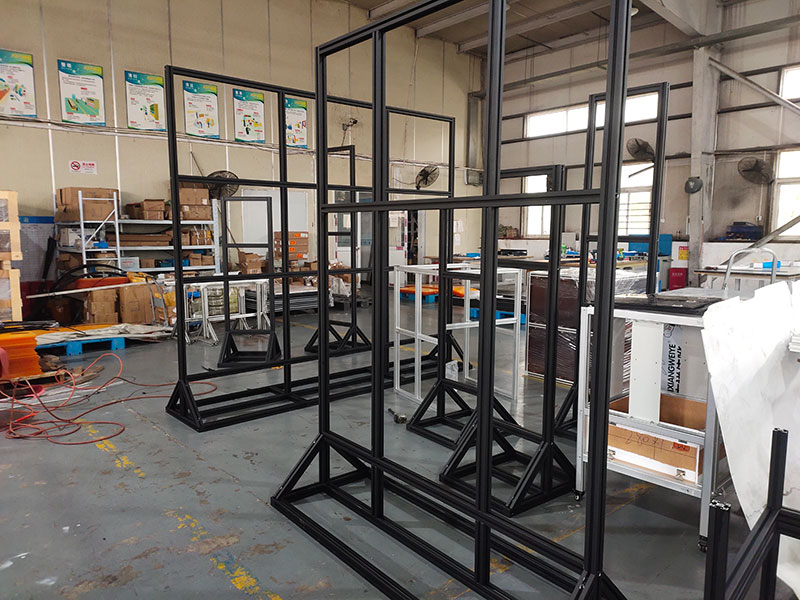 成人看片网站展示架