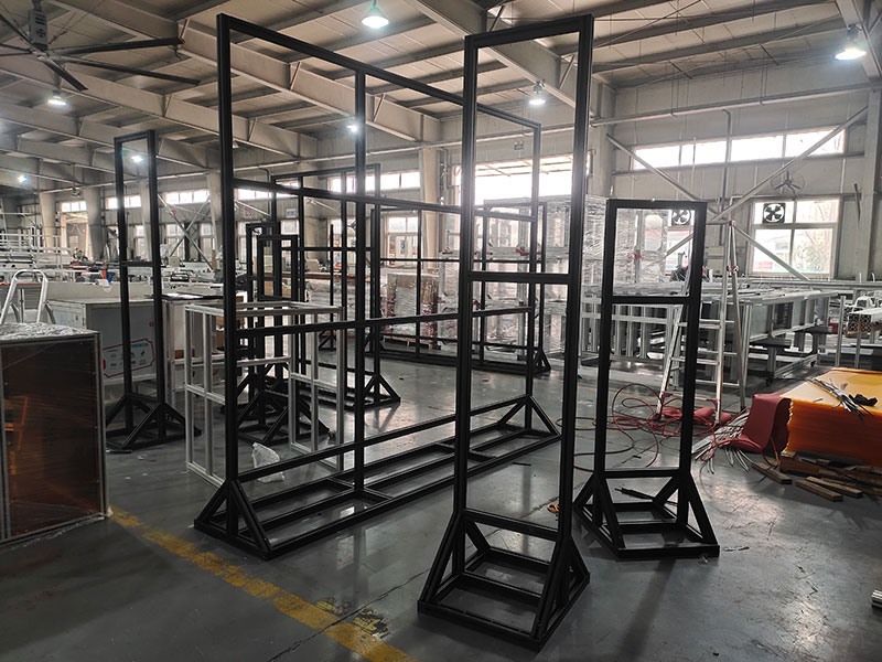 成人看片网站展示架