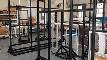 成人看片网站展示架