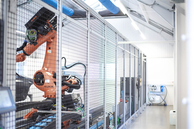 成人看片网站機器人隔離安全圍欄