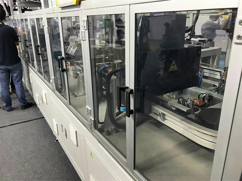 成人看片网站專業機器人工作站弧光屏防護罩