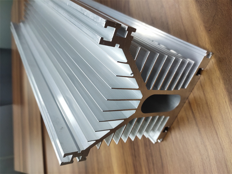 散熱片成人看片网站外殼