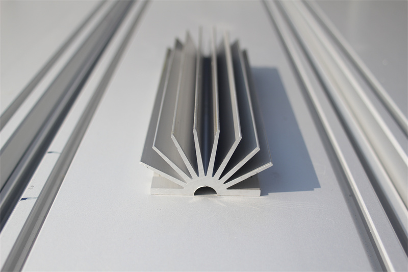 太陽花成人看片网站散熱器