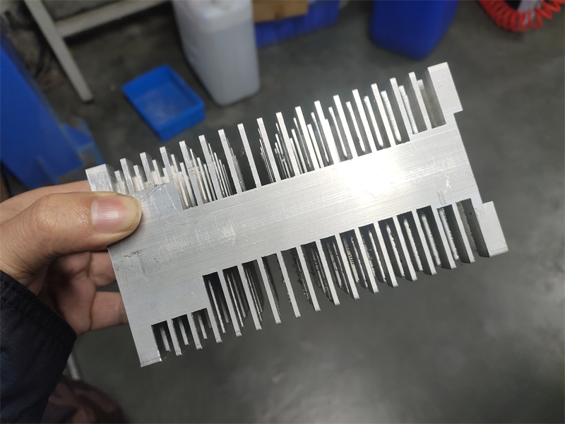 成人看片网站電源外殼散熱器