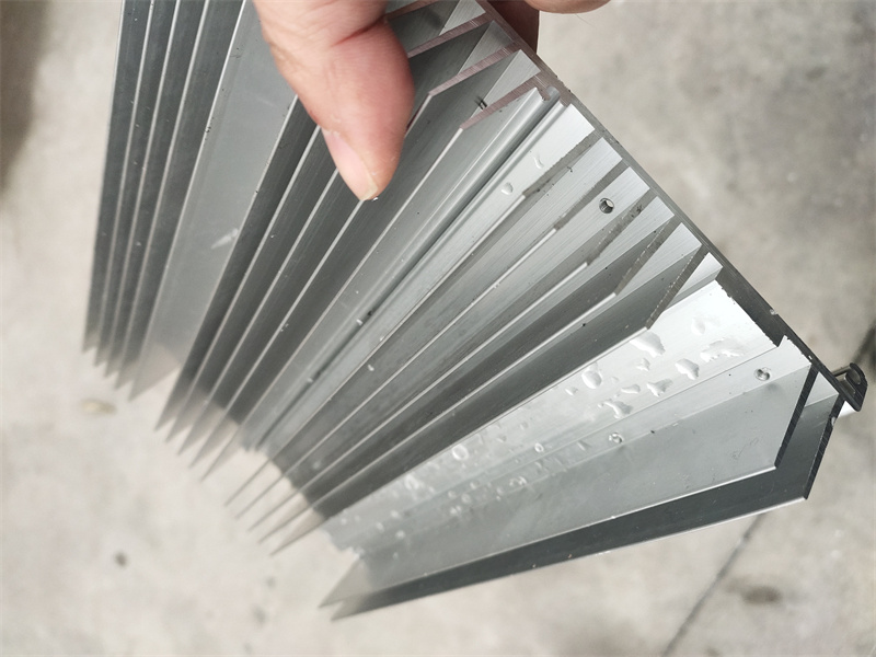 成人看片网站模塊型電子散熱片