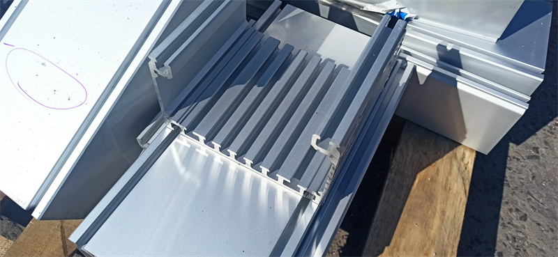 成人看片网站電池外殼擠壓開模定製