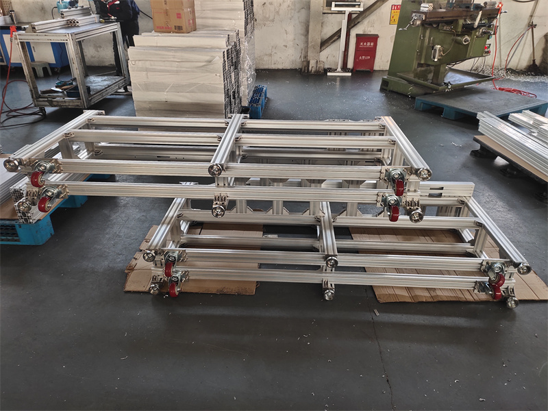 成人看片网站口罩機架子