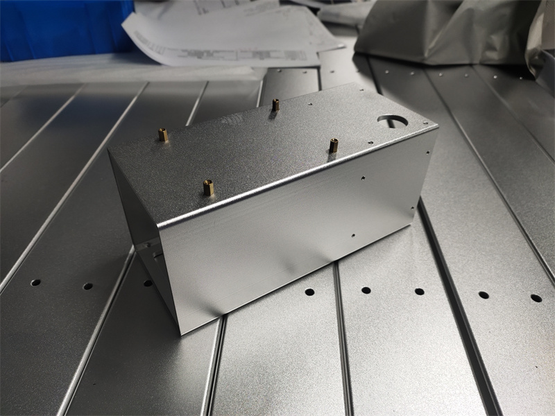 成人看片网站打孔切割